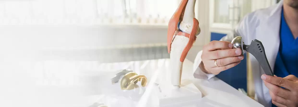 What are the signs that show you need a hip replacement surgery?